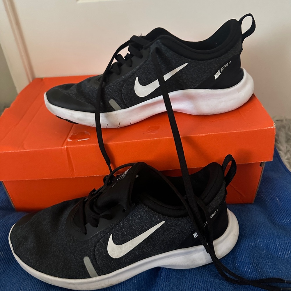 Nike Flex Experience 8 Size 6.5W - Picture 4 of 6